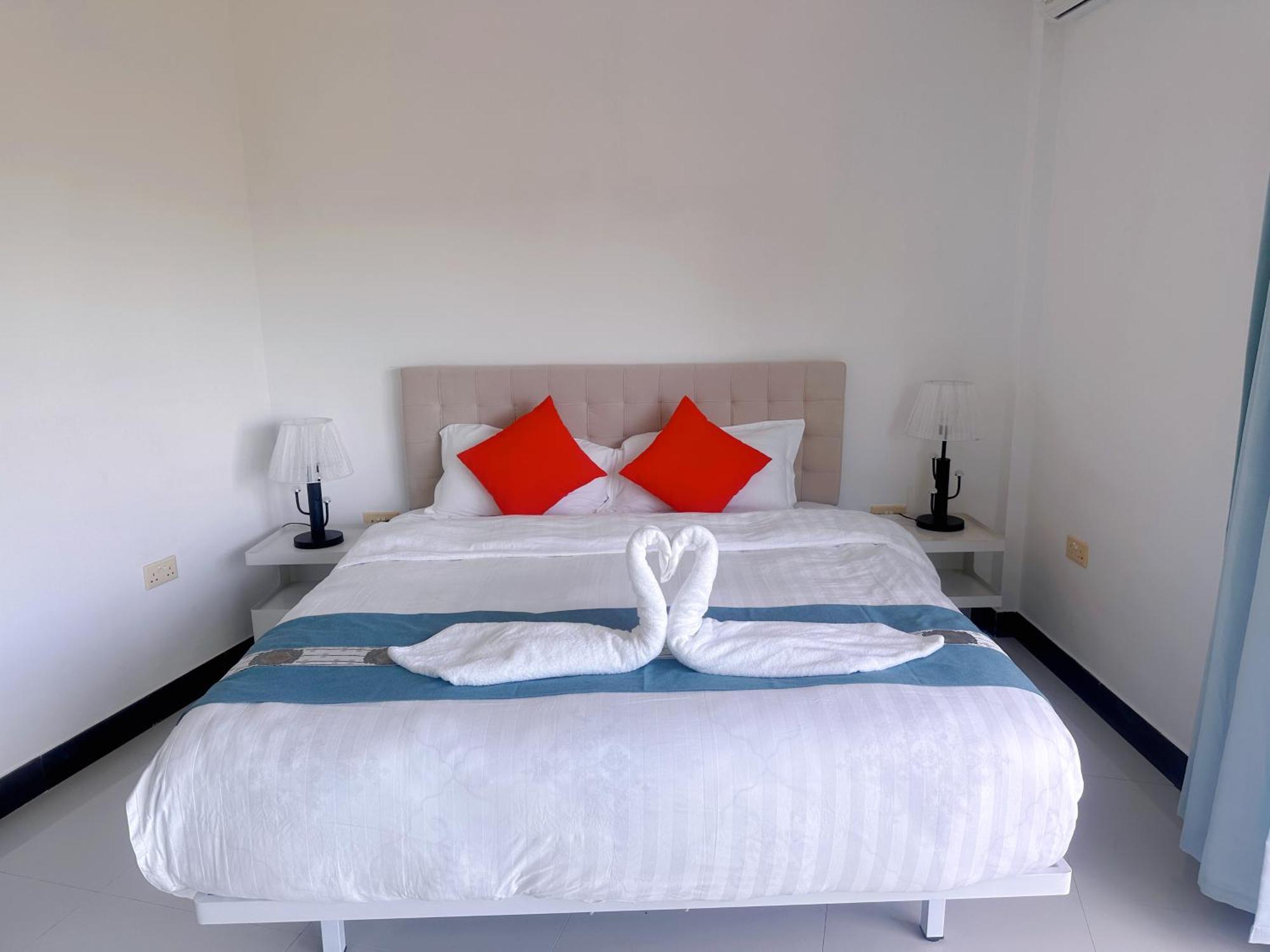 Amanda Villa - Best Value Mountain Top Inn Au Cap Room photo